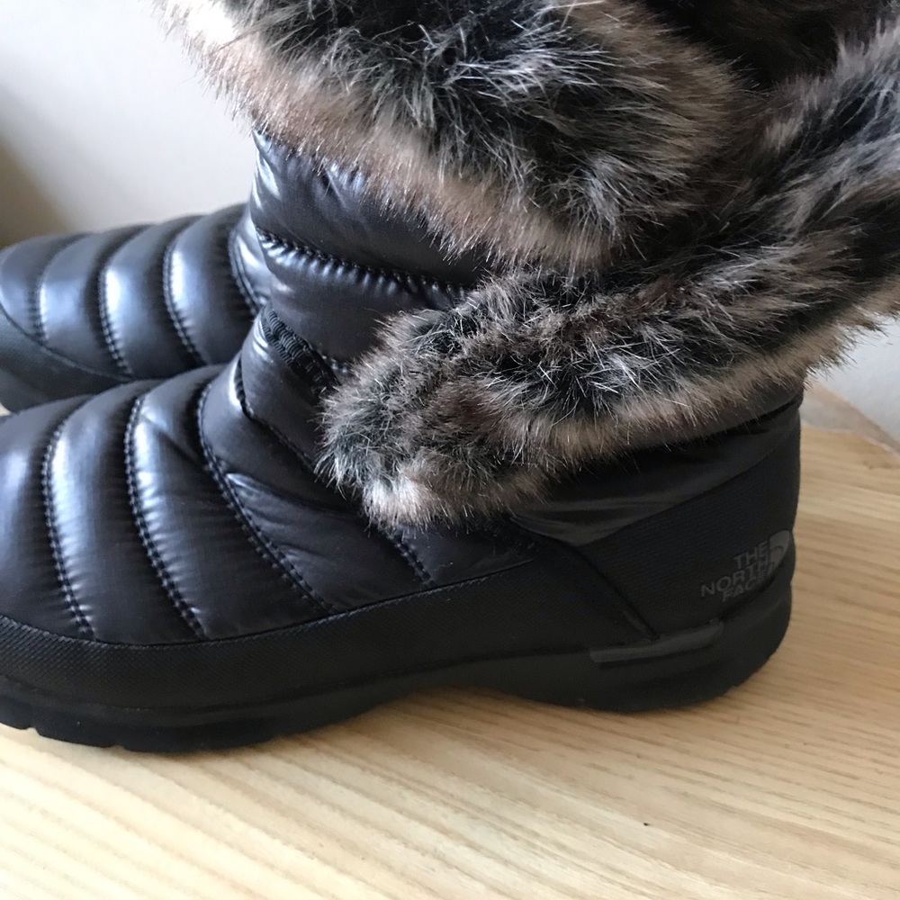 The North Face Black Thermoball Boots SZ 7 - Picture 3 of 7